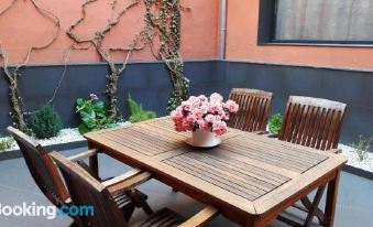 One Bedroom Appartement with Furnished Terrace and Wifi at Olot