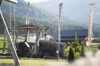 Aparthotel Familiaris - Family Apartments - Pools & Spa in Dolomites - Wifi