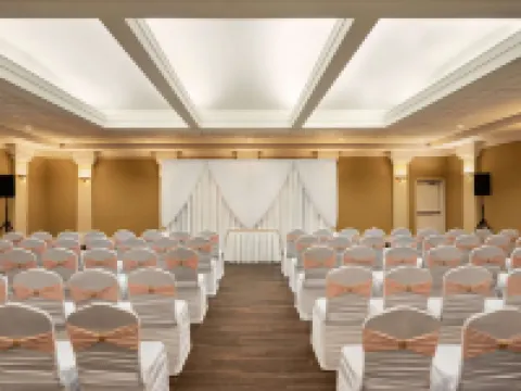 Royal Hotel Regina, Trademark Collection by Wyndham Hotels in Regina