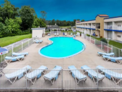 Days Inn by Wyndham Carlisle North Hoteles en Municipio de Middlesex