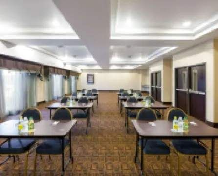 Comfort Inn & Suites Regional Medical Center