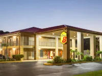 Super 8 by Wyndham Defuniak Springs Hotels in DeFuniak Springs