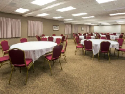 Ramada by Wyndham Bettendorf Hoteles en Bettendorf