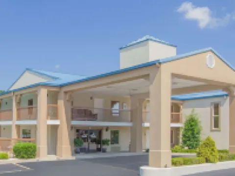 Days Inn & Suites by Wyndham Pine Bluff Hotels in Pine Bluff