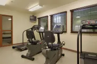 Super 8 by Wyndham St-Jerome - salle de sport