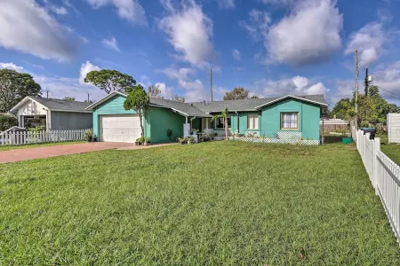 ~ 9 Mi to Universal: Orlando Retreat w/ Sun Porch!