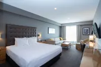 Sandman Hotel Hamilton - balcony