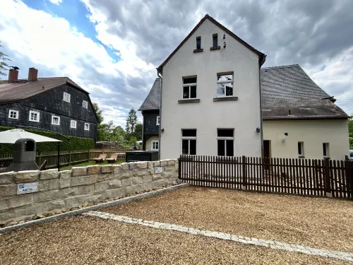 Frushi Hotels in Grossschonau