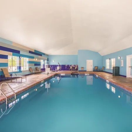 La Quinta Inn & Suites by Wyndham Oklahoma City - Moore