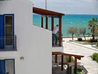 Dolce Mare 6 - Second Floor - Sea Front Large Balcony - Free Wifi and Garage