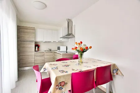 Elegant Residence Monica 2 Two Bedroom C6 Sleeps 6