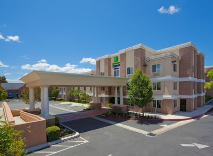 Holiday Inn Express & Suites LIVERMORE by IHG