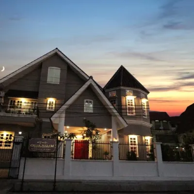 Omah Madam Bed & Breakfast Hotels near Grand Panorama