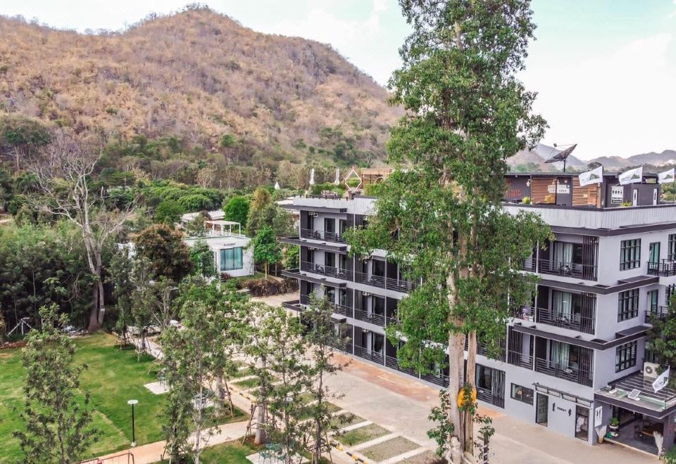 hotel overview picture
