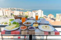 Madisson Hotel - breakfast