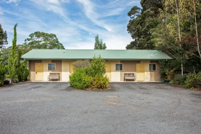 Motel Strahan Hotels near Franklin-Gordon Wild Rivers National Park