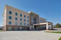 Holiday Inn Express & Suites Forrest City