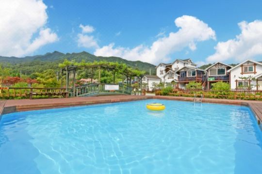 행복펜션 테라스 또는 정원