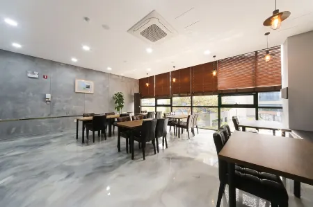 Hotel Elysia Daegu Отели рядом с достопримечательностью «Daegu Arboretum»