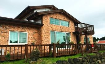 Seogwipo Pyeonbaekyunang Pension