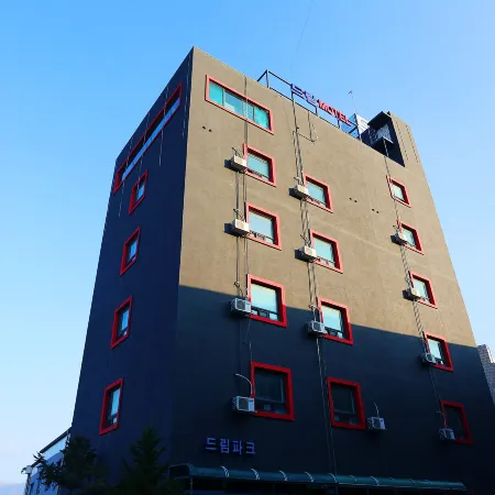 Wonju Dream Park Motel Отели рядом с достопримечательностью «Железнодорожная станция Вонджу»