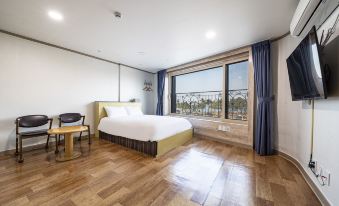 Sokcho Beach Motel