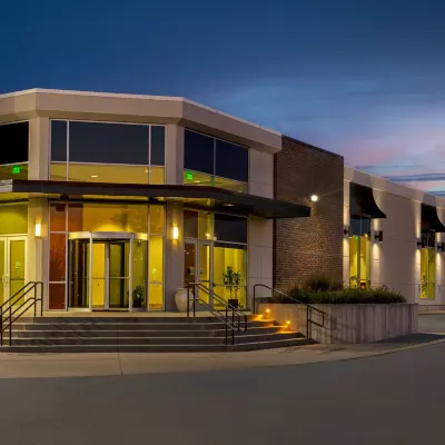 Holiday Inn DES MOINES-AIRPORT/CONF CENTER by IHG Hotels near Des Moines International Airport
