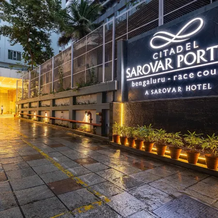 Citadel Sarovar Portico Bengaluru Отели рядом с достопримечательностью «Торговый центр Mantri Square»