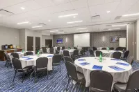 GLō Best Western Mississauga Corporate Centre Отели в г. Миссисауга