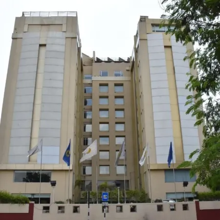Fortune Park, Ahmedabad - Member ITC Hotels' Group Отели рядом с достопримечательностью «Торговый центр Alpha One»