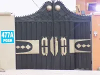 Posh Apartments and Hotel