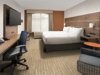 Holiday Inn Express & Suites BALTIMORE - BWI AIRPORT NORTH by IHG Hotels in Linthicum Heights