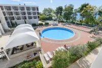 Hotel Kolovare - de playa