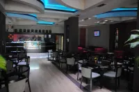 Grand Hotel - Breakfast