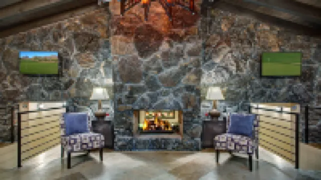 Mountain Views and Resort-Style Amenities - Spectacular Oasis Retreat