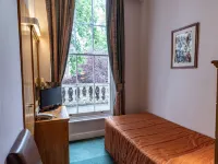 The Nayland Hotel Hotels near Wallace Collection