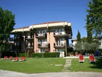 Hotel Smeraldo Hotels near البلدة القديمة
