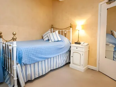 Bishopsgate House Hotel Hotels near Beaumaris Castle