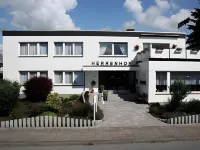Hotel Herrenhof Hotels near Curauer Kirche - Ev.-Luth. Kirchengemeinde Curau