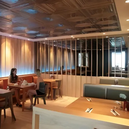 Brisbane House Hotel Отели в г. Ларгс
