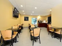 Super 8 by Wyndham Mars/Cranberry/Pittsburgh Area Hotels in McCandless Township