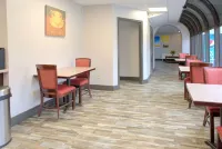 Days Inn by Wyndham Harriman - breakfast