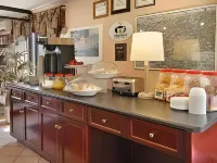 Super 8 by Wyndham Guelph - breakfast
