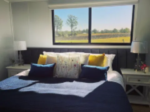 Copper Creek Retreat - Sleep Next Door to the Lions Hotels in Nulkaba