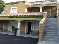 Hôtel l'Anvia Hotels in Suze-la-Rousse