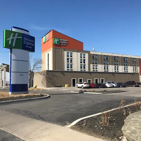 Holiday Inn Express & Suites TORONTO AIRPORT WEST by IHG