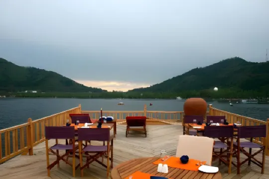 Sukoon Houseboat Dal Lake