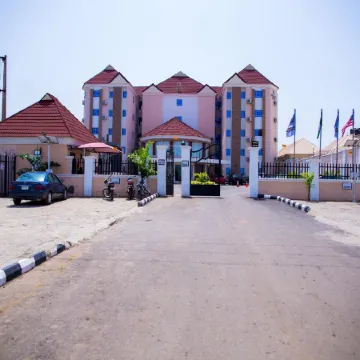 GPinnacle Suites