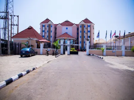 GPinnacle Suites Отели в г. Илорин