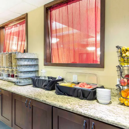The Oaks Hotel & Suites